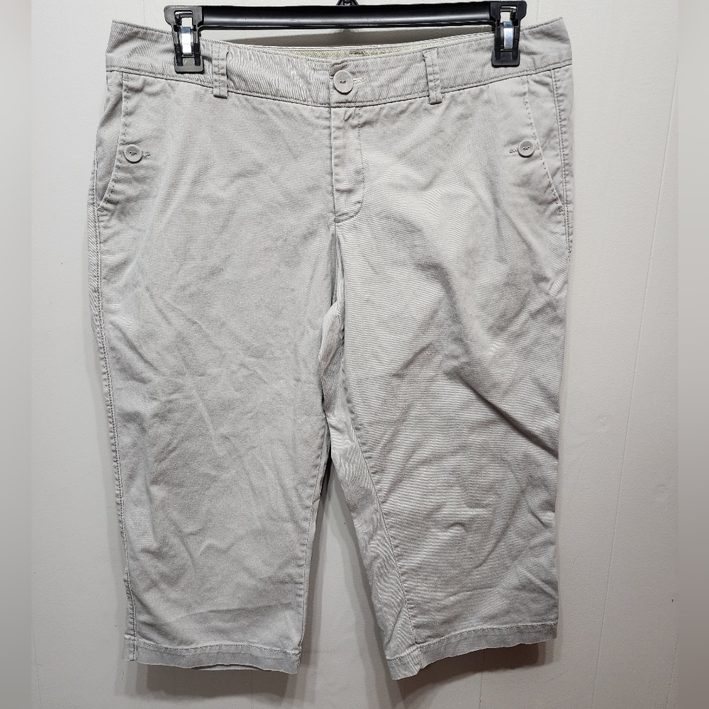 Dockers Capri Pants Size 14P Gray Petite Casual Flat Front Office B543